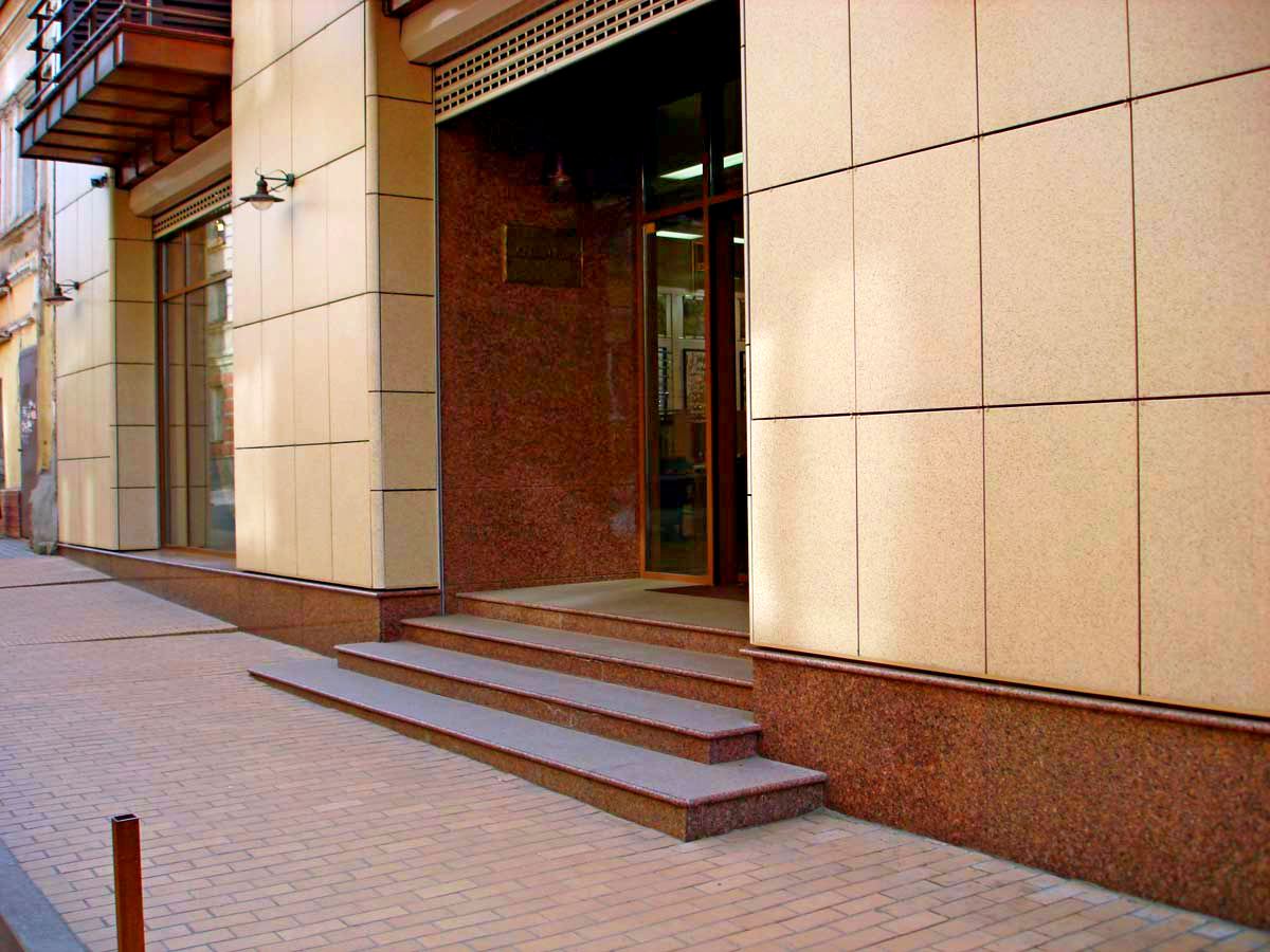 Купить натуральный камень для декорирования фасада в Москве